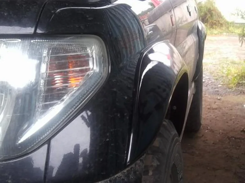 Расширители арок Mitsubishi Pajero IО